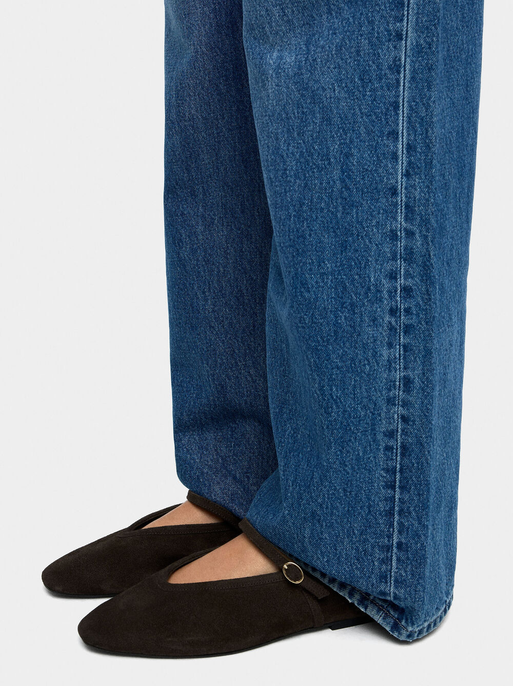 Leather ballet flats with strap and buckle