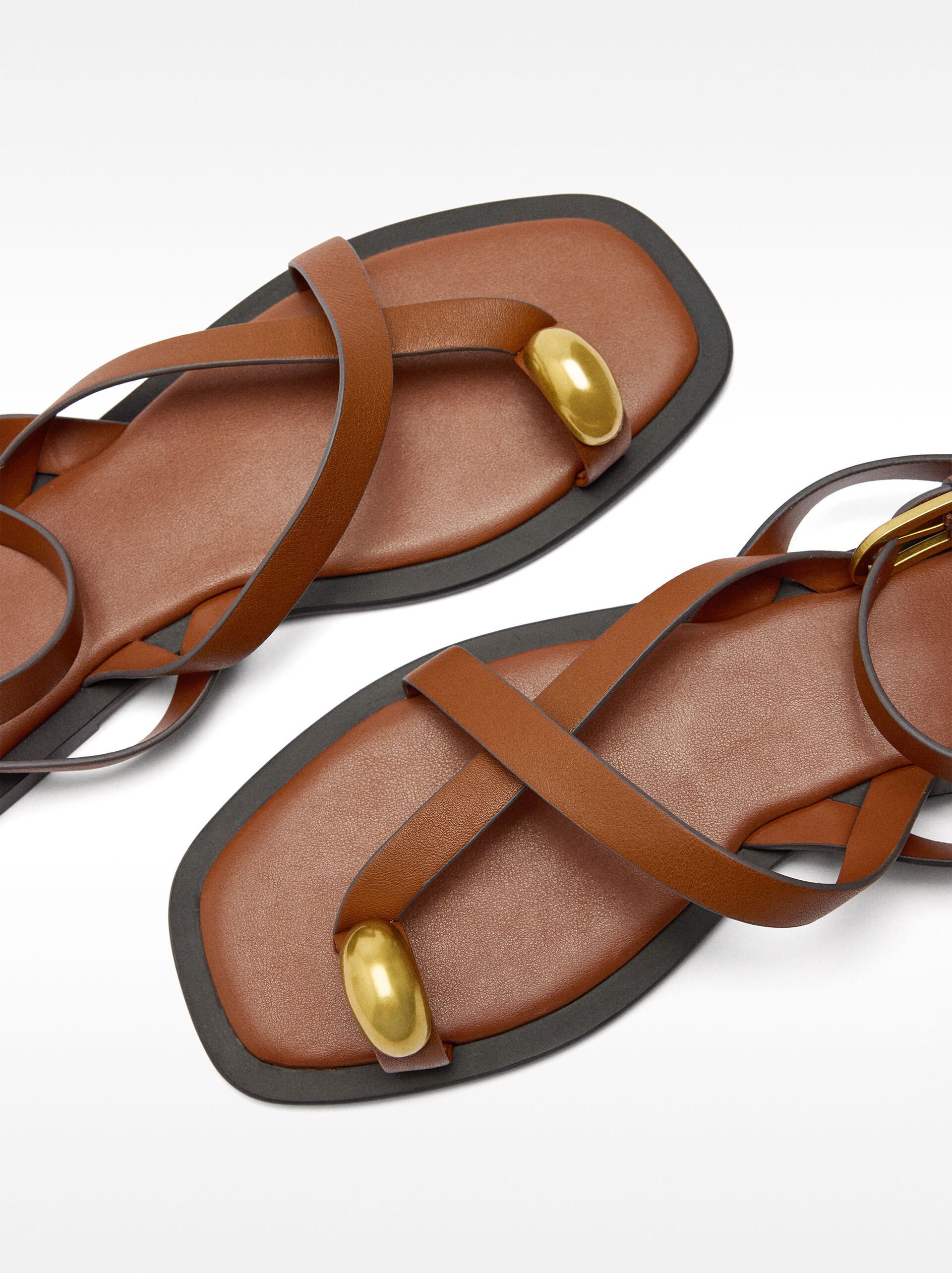 Leather sandals with metallic detail straps image number 5.0