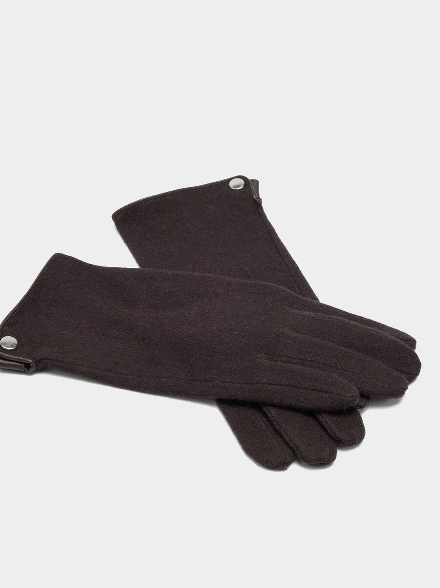 Wool gloves
