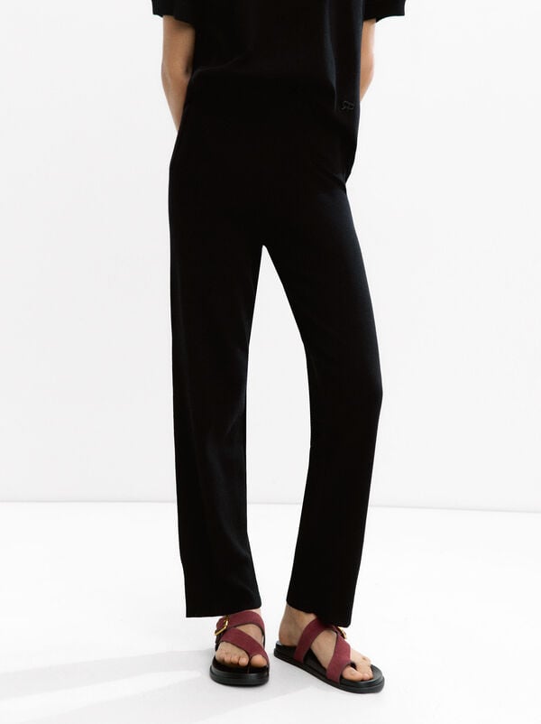 Knitted trousers with elastic waistband