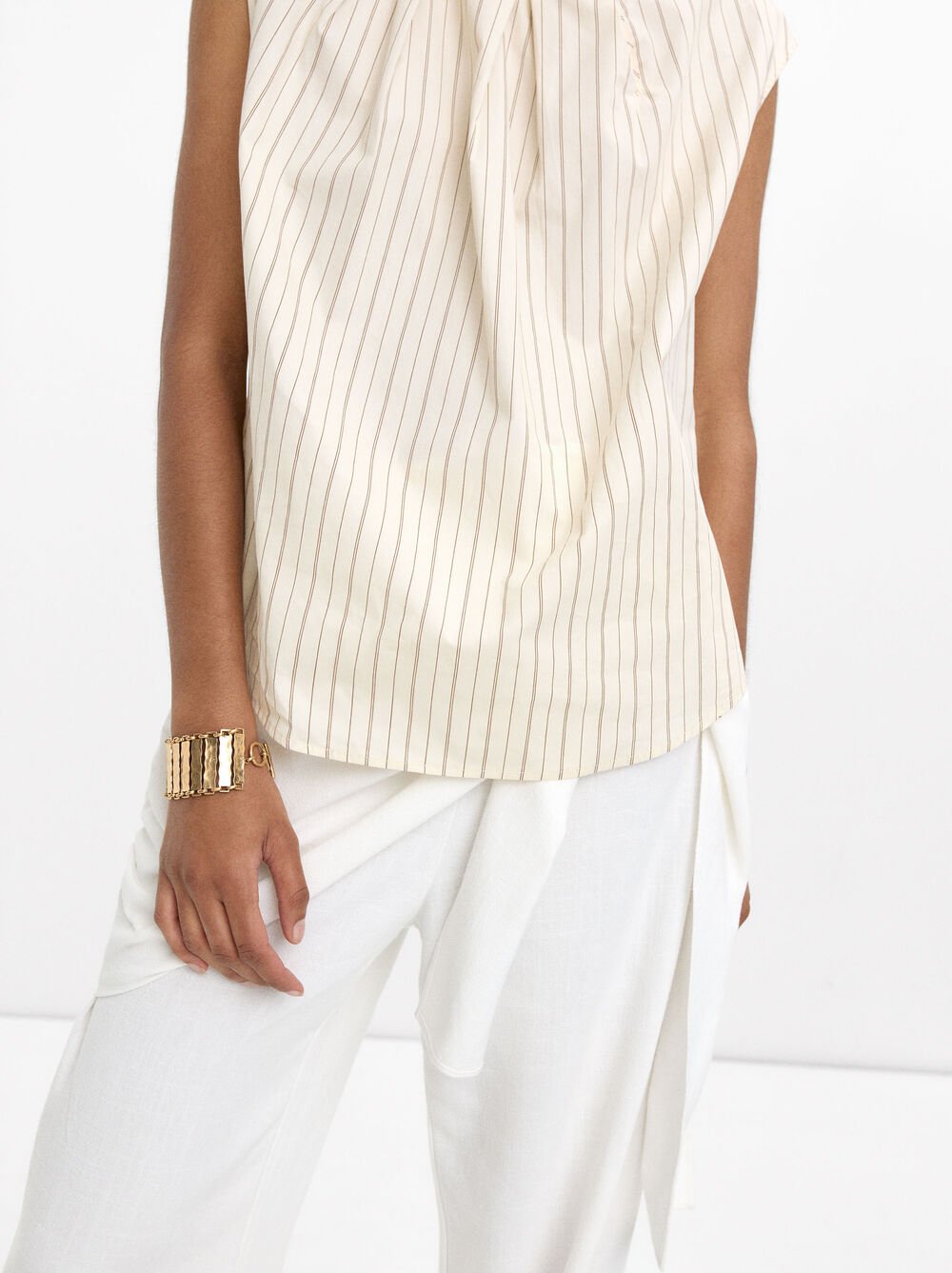 Irregular wide bracelet