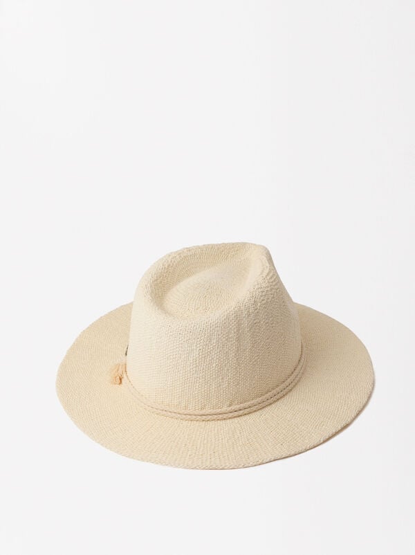 Straw-effect hat