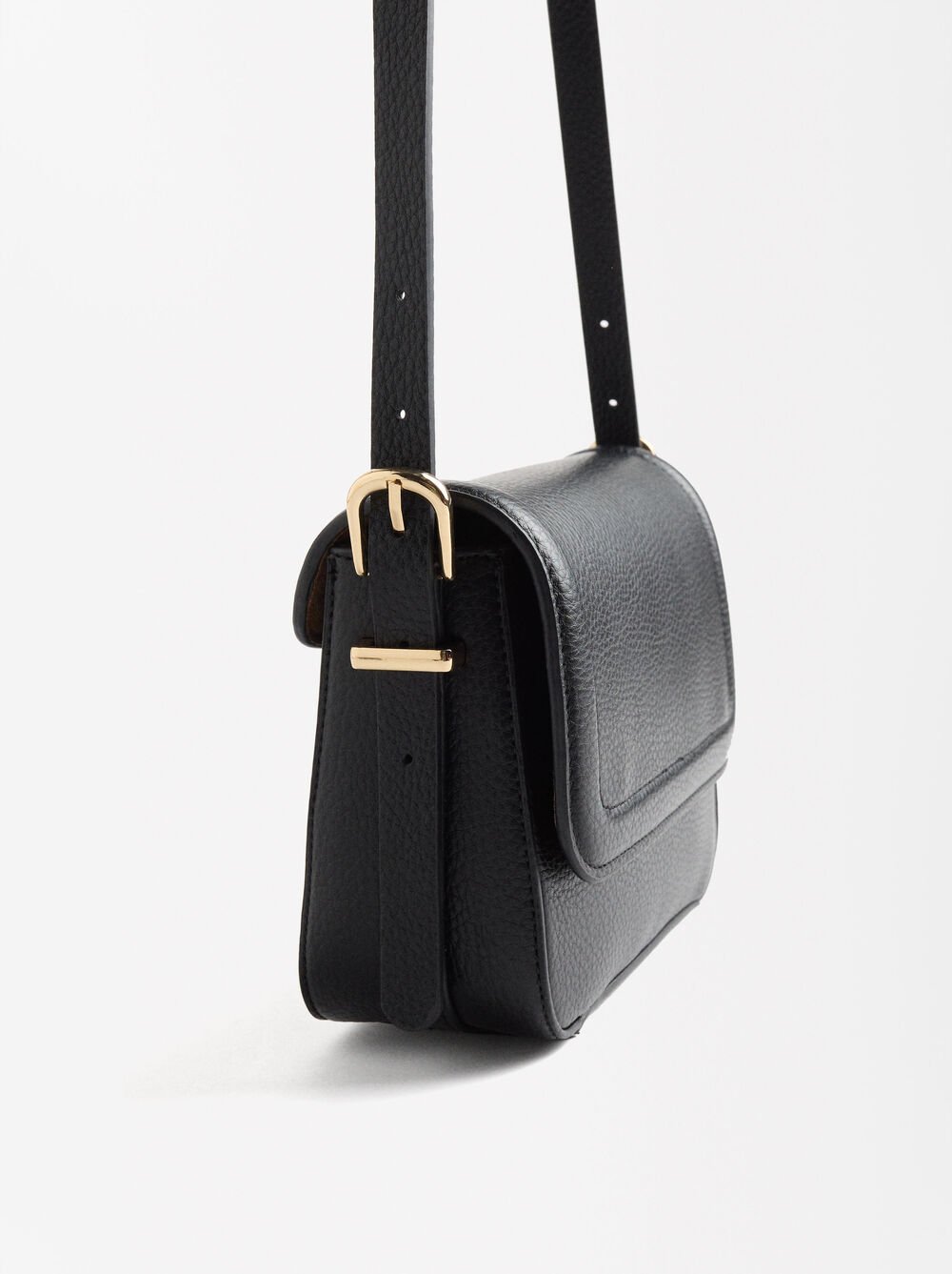 Crossbag with flap closure