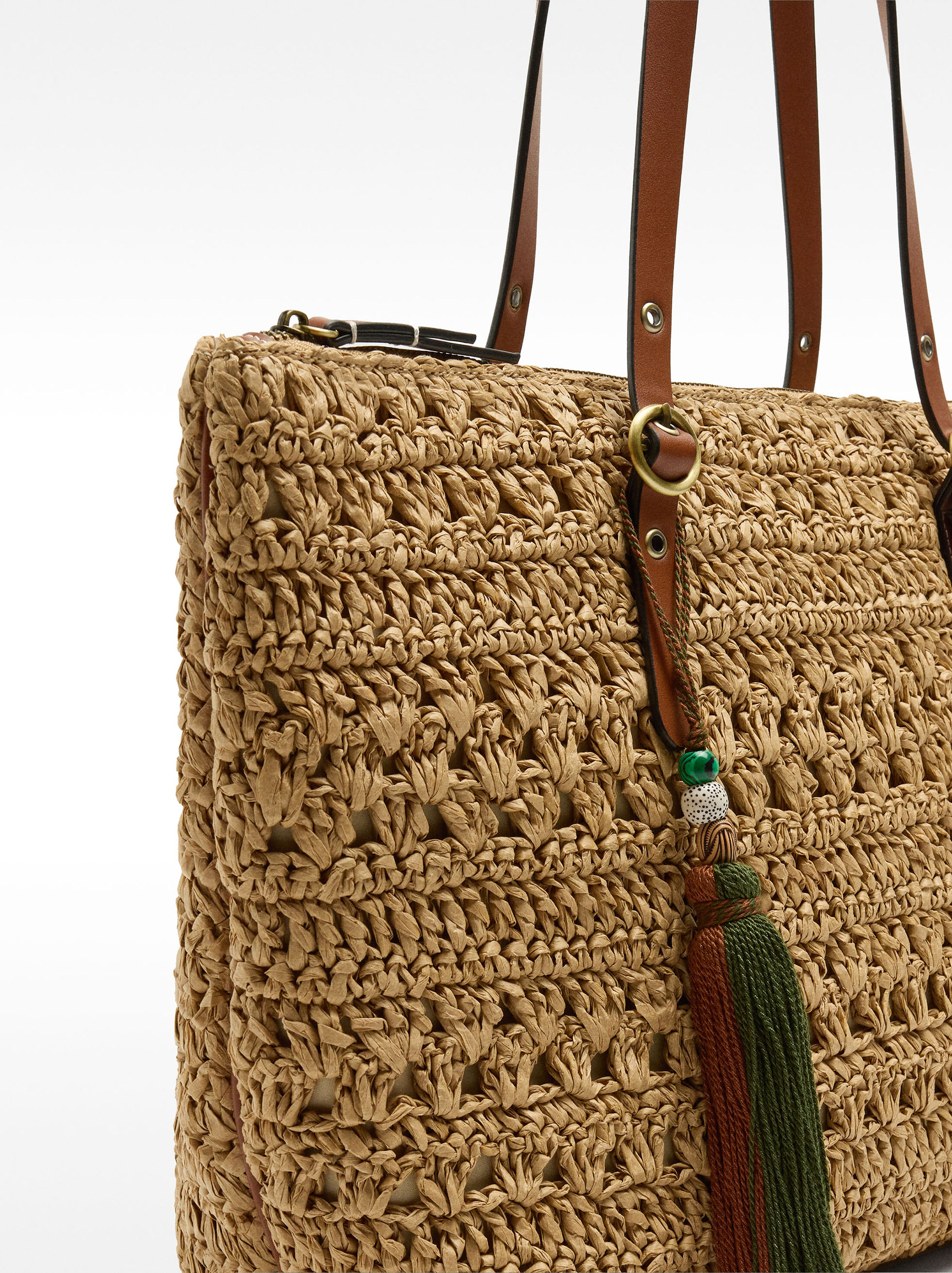 Straw-effect shopper bag with charm image number 1.0