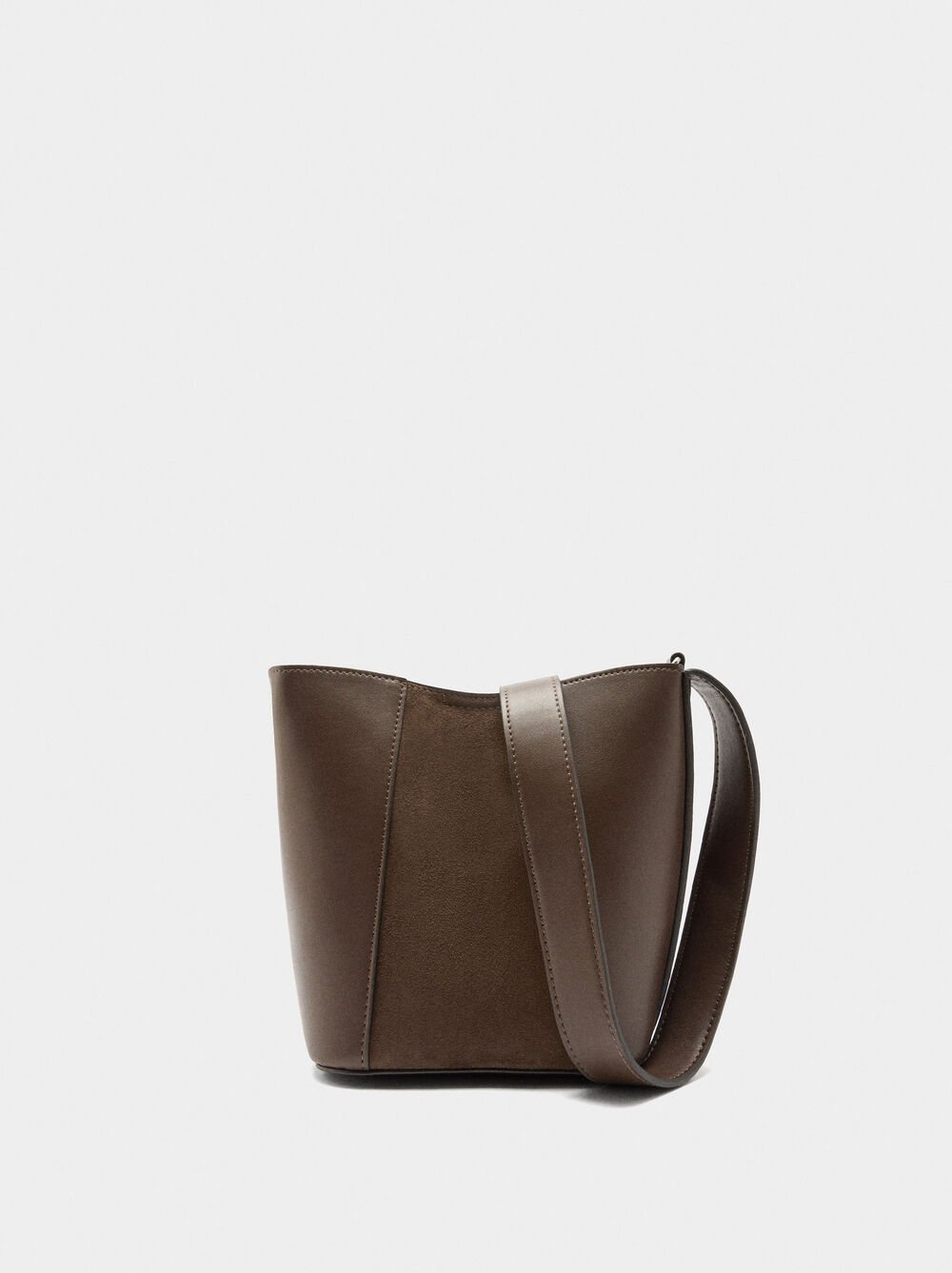 Borsa secchiello con contrasto di texture