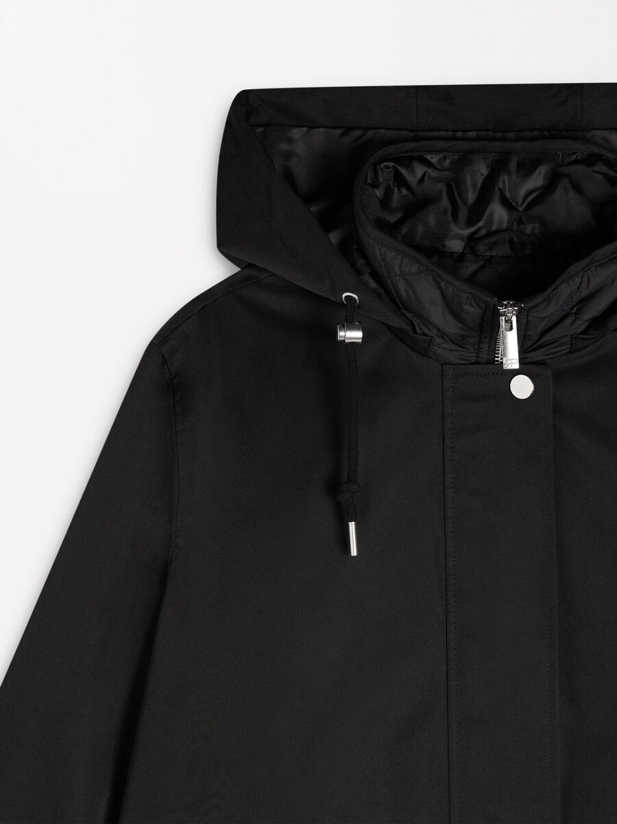 Parka with hood and pockets