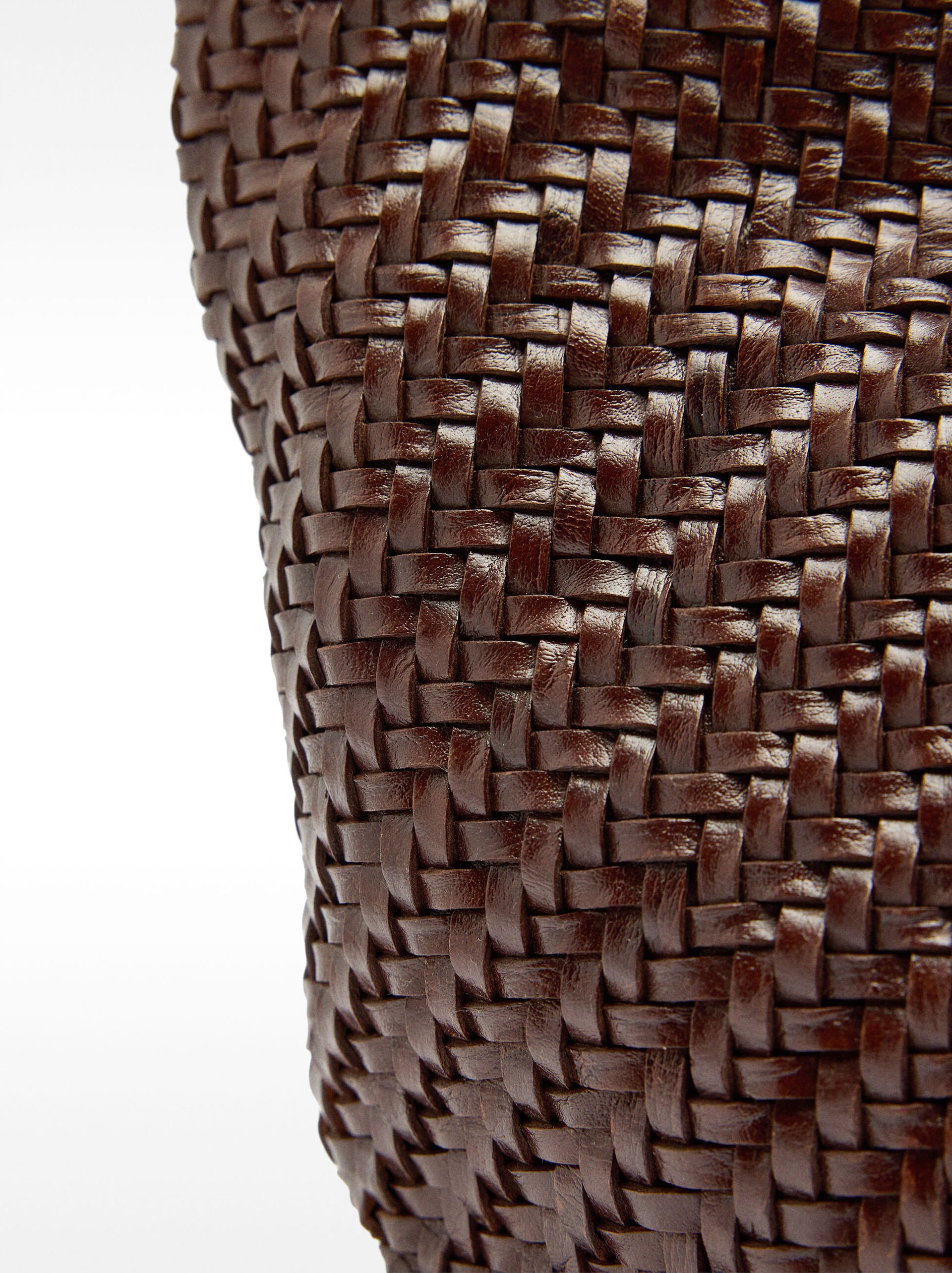 Woven leather shopper bag image number 3.0