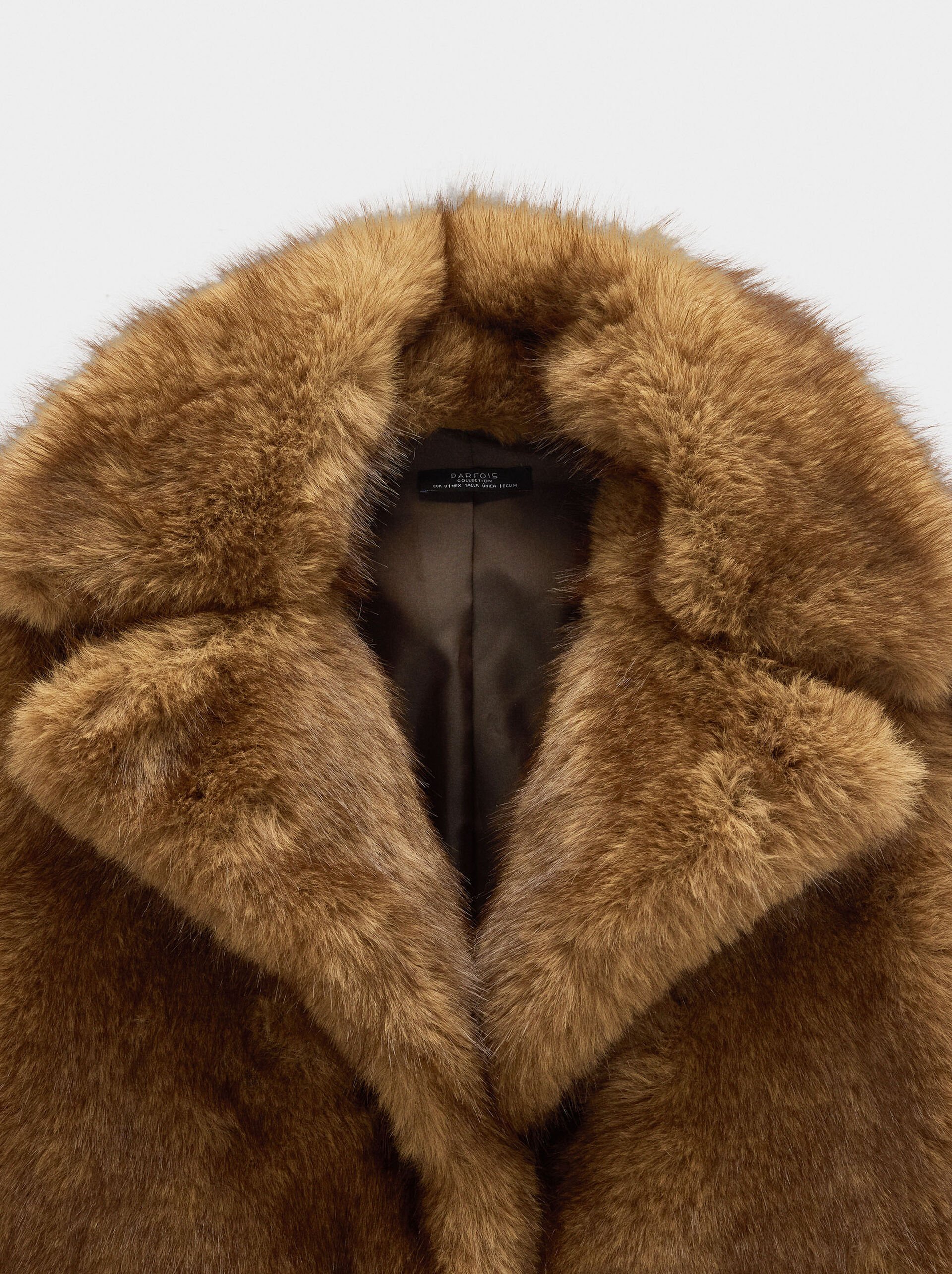 Voluminous coat with fur effect image number 5.0