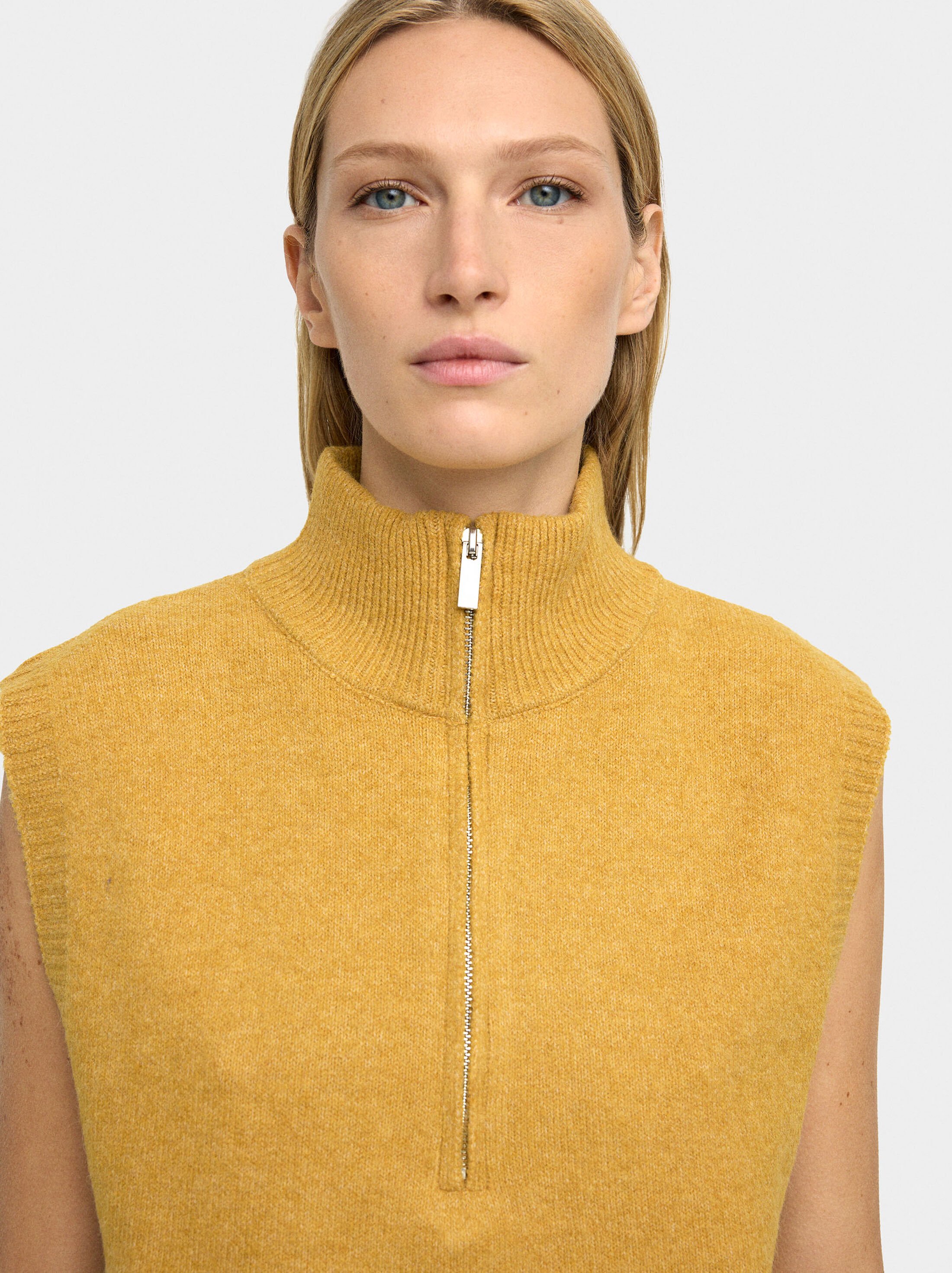 Knit vest with zipper closure image number 1.0