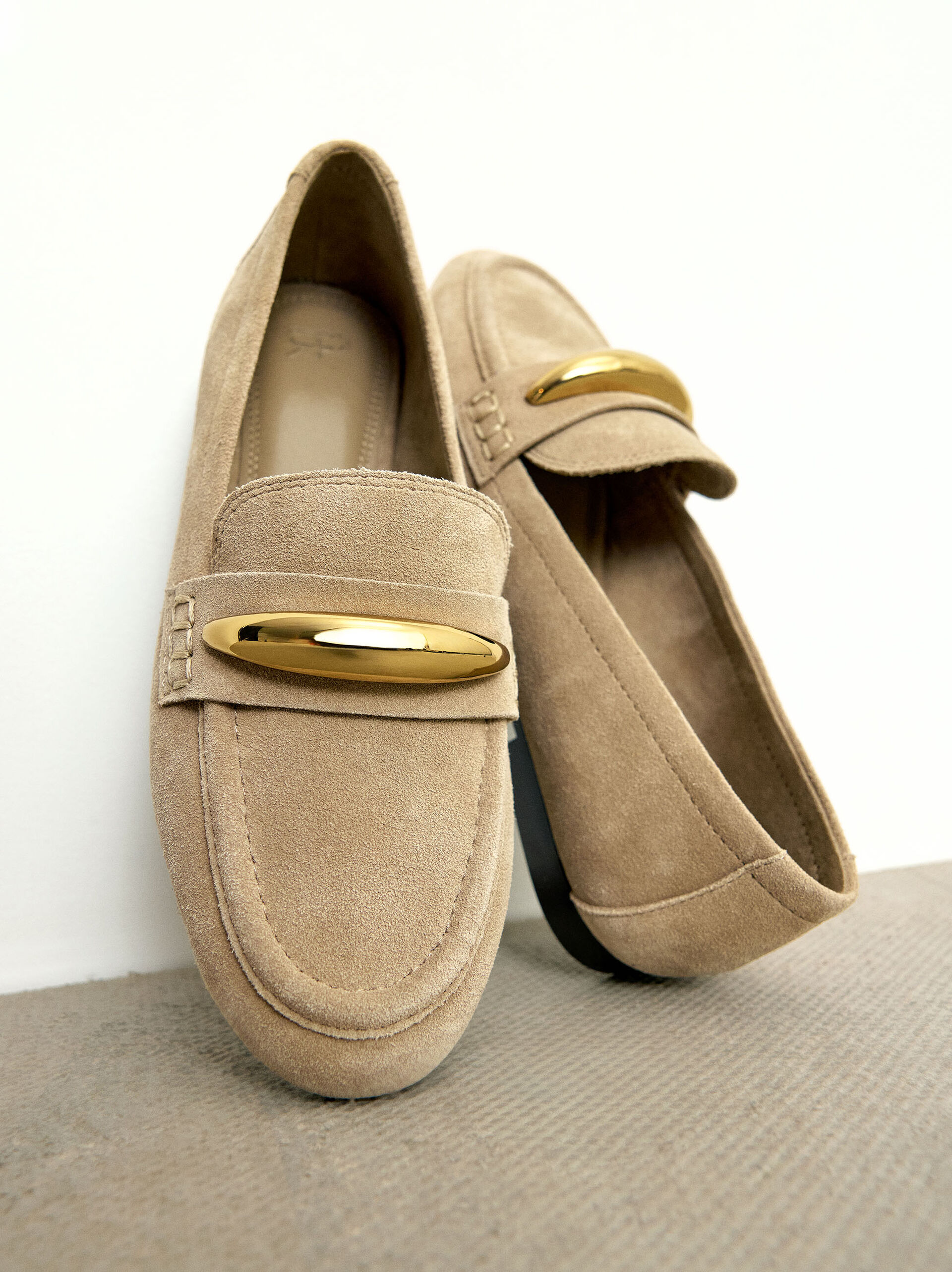 Leather moccasins with metallic detail image number 5.0