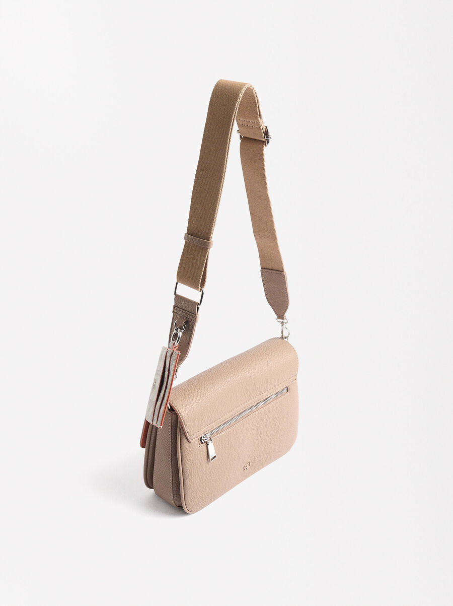 Bolso bandolera con solapa