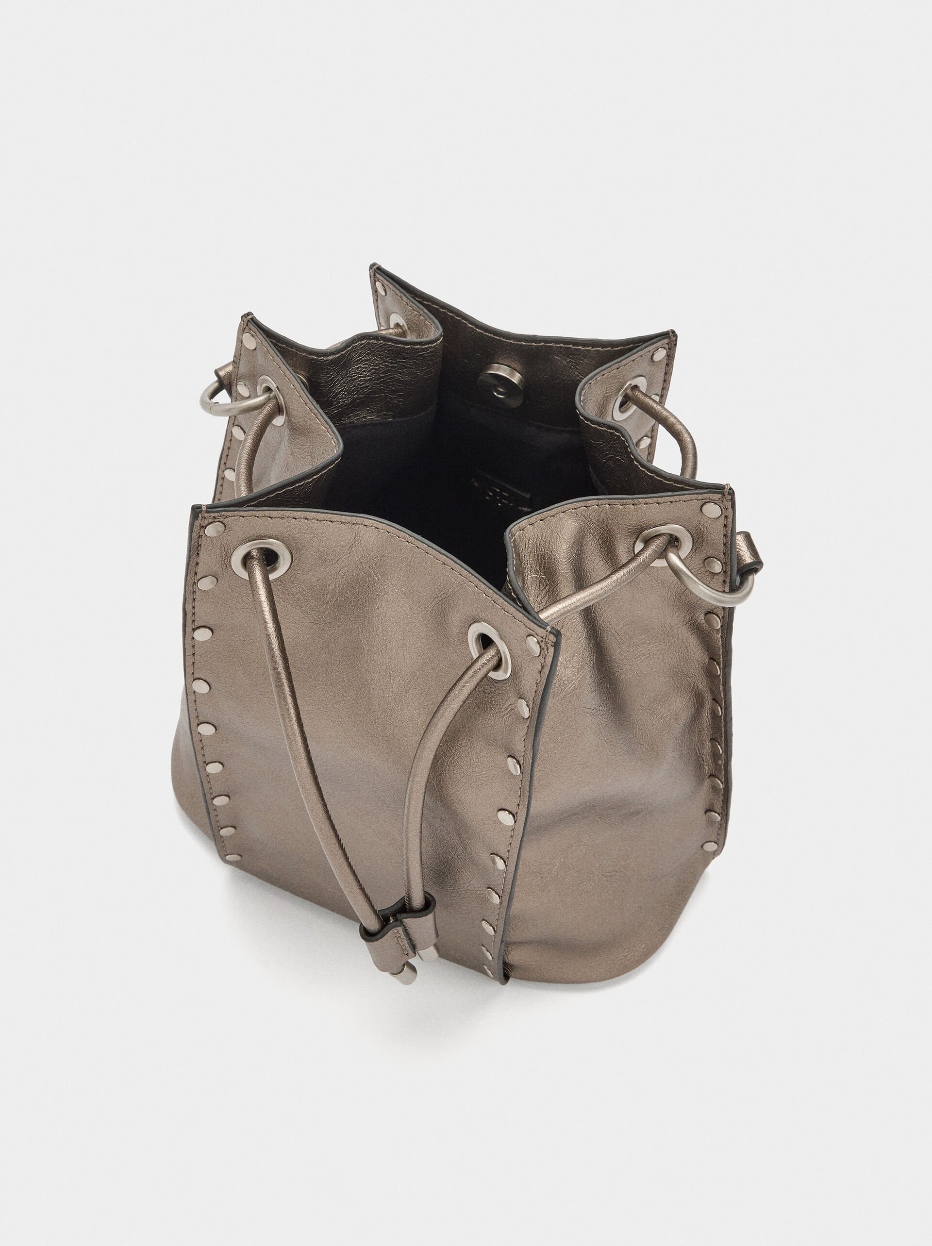 Mala bucket com tachas image number 4.0