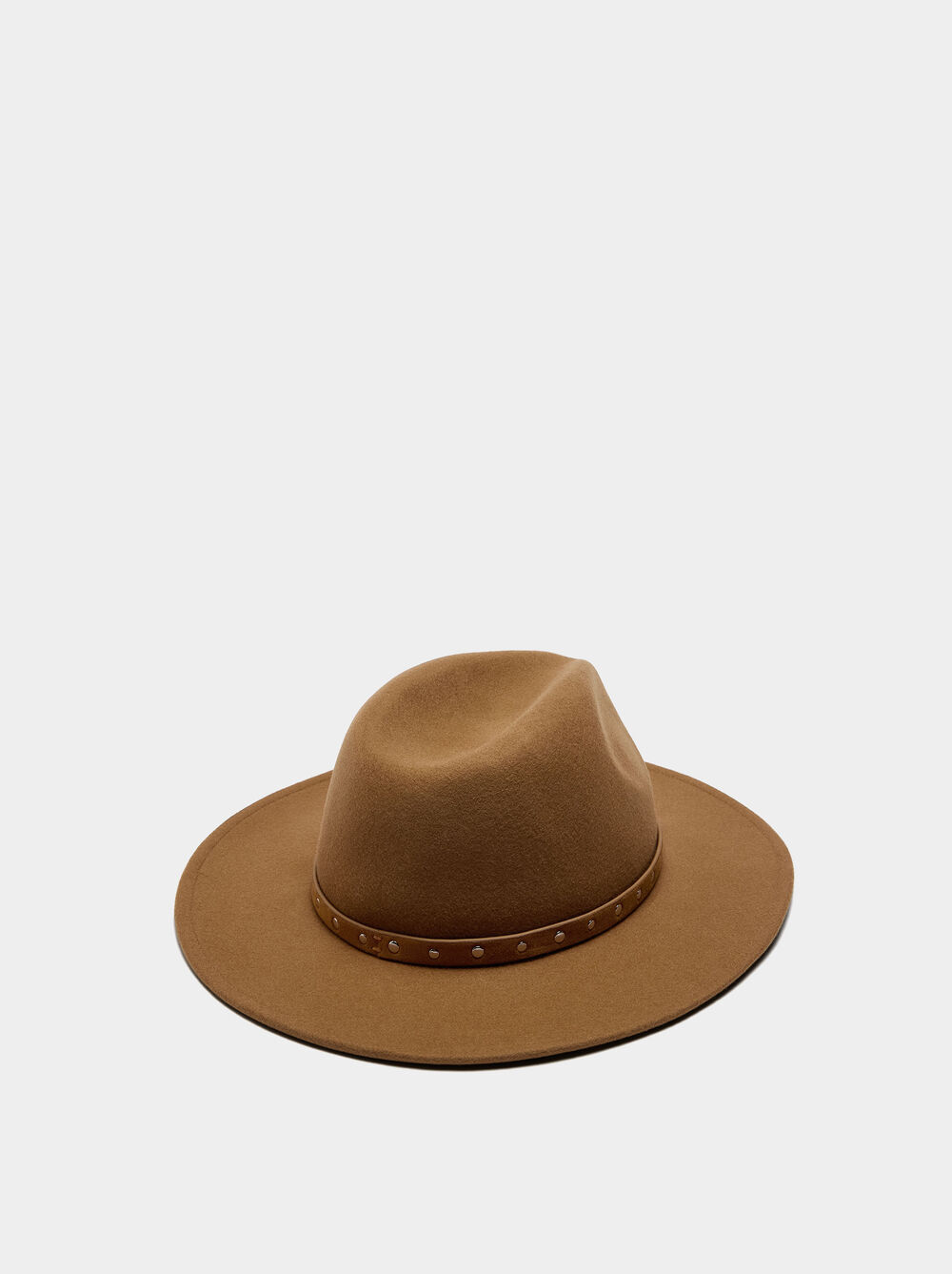 Wool hat with belt and studs