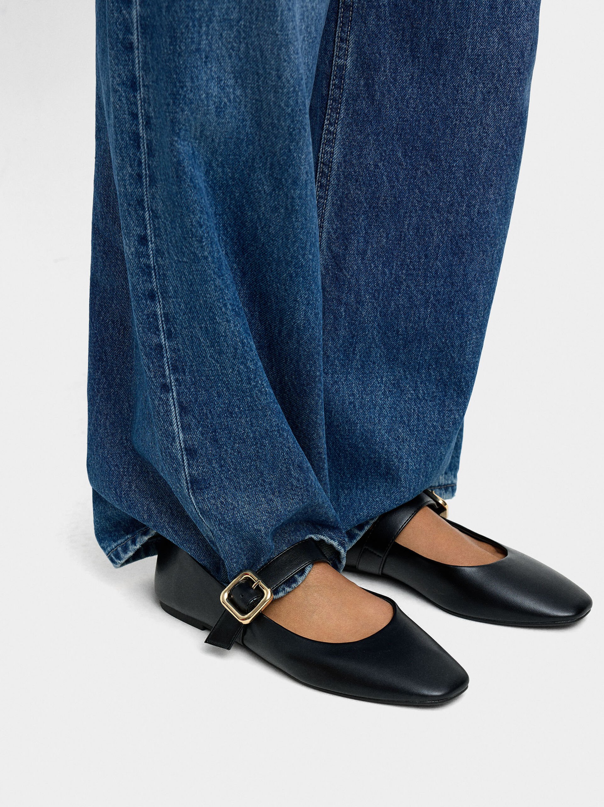 Ballet flats with strap and square buckle image number 1.0