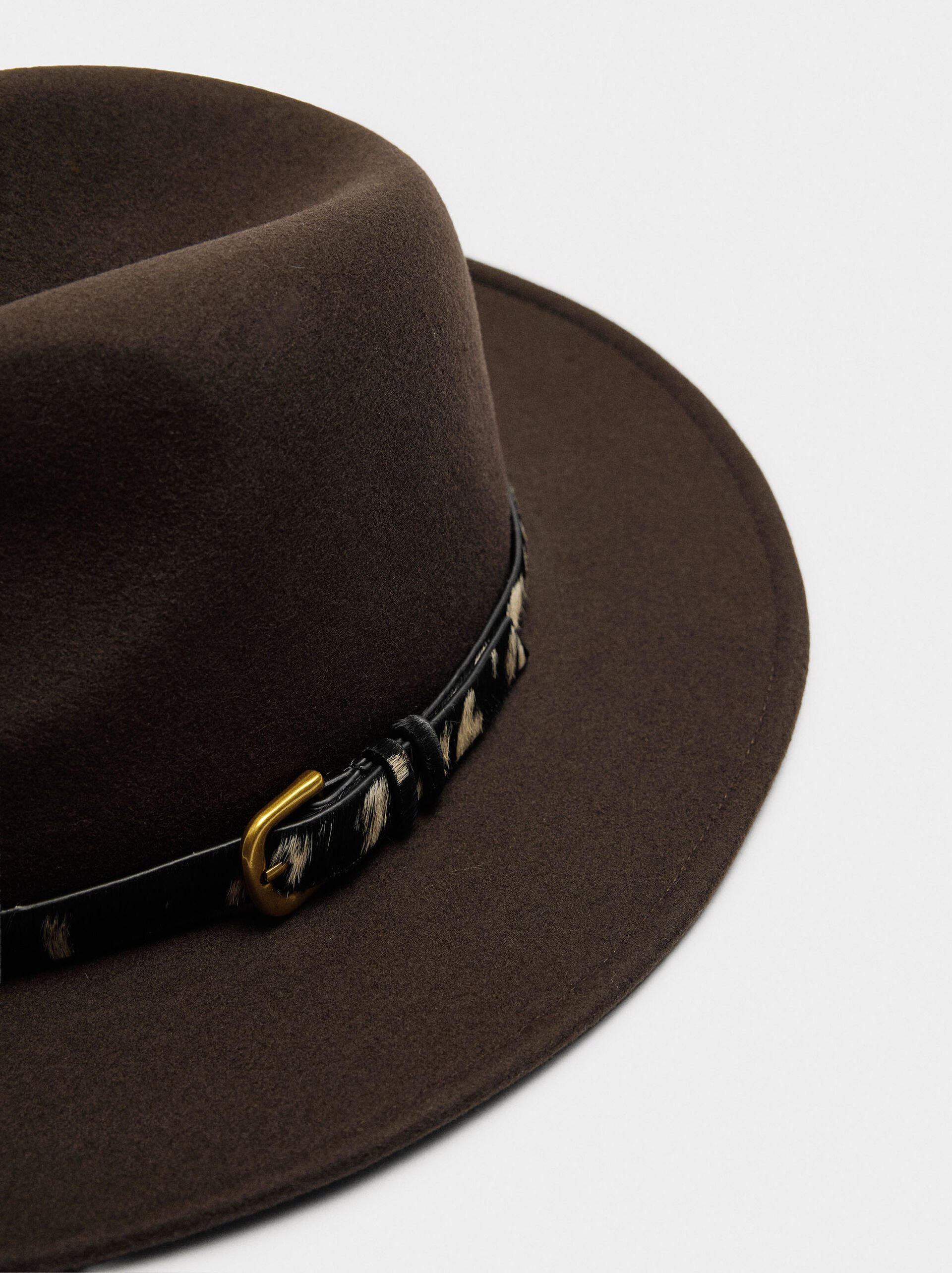Hat with wool and leather belt image number 1.0