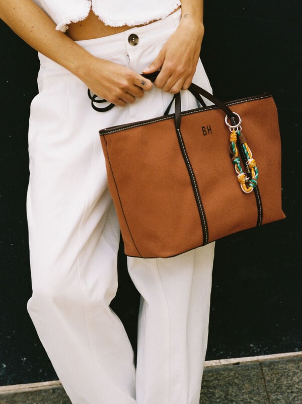 Fabric shopper bag with pendant