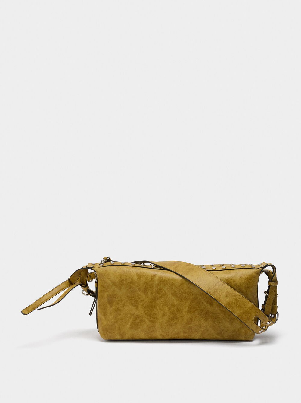 Bolso de hombro con tachuelas 