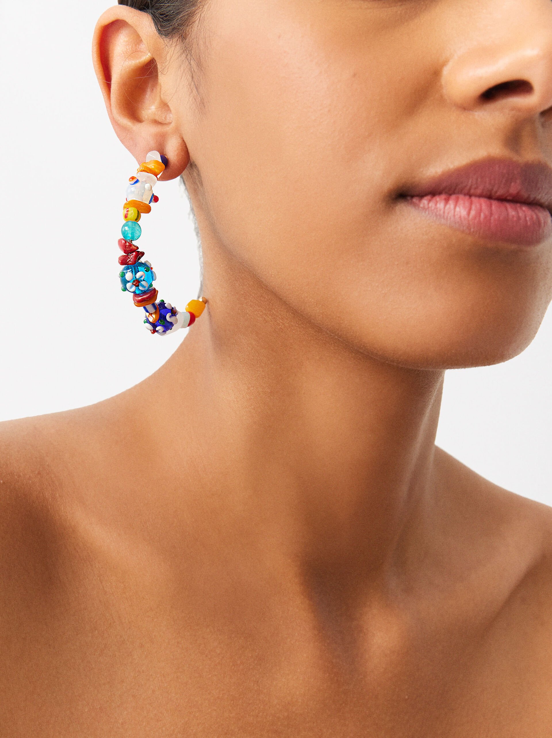Earrings With Glass Beads image number 1.0