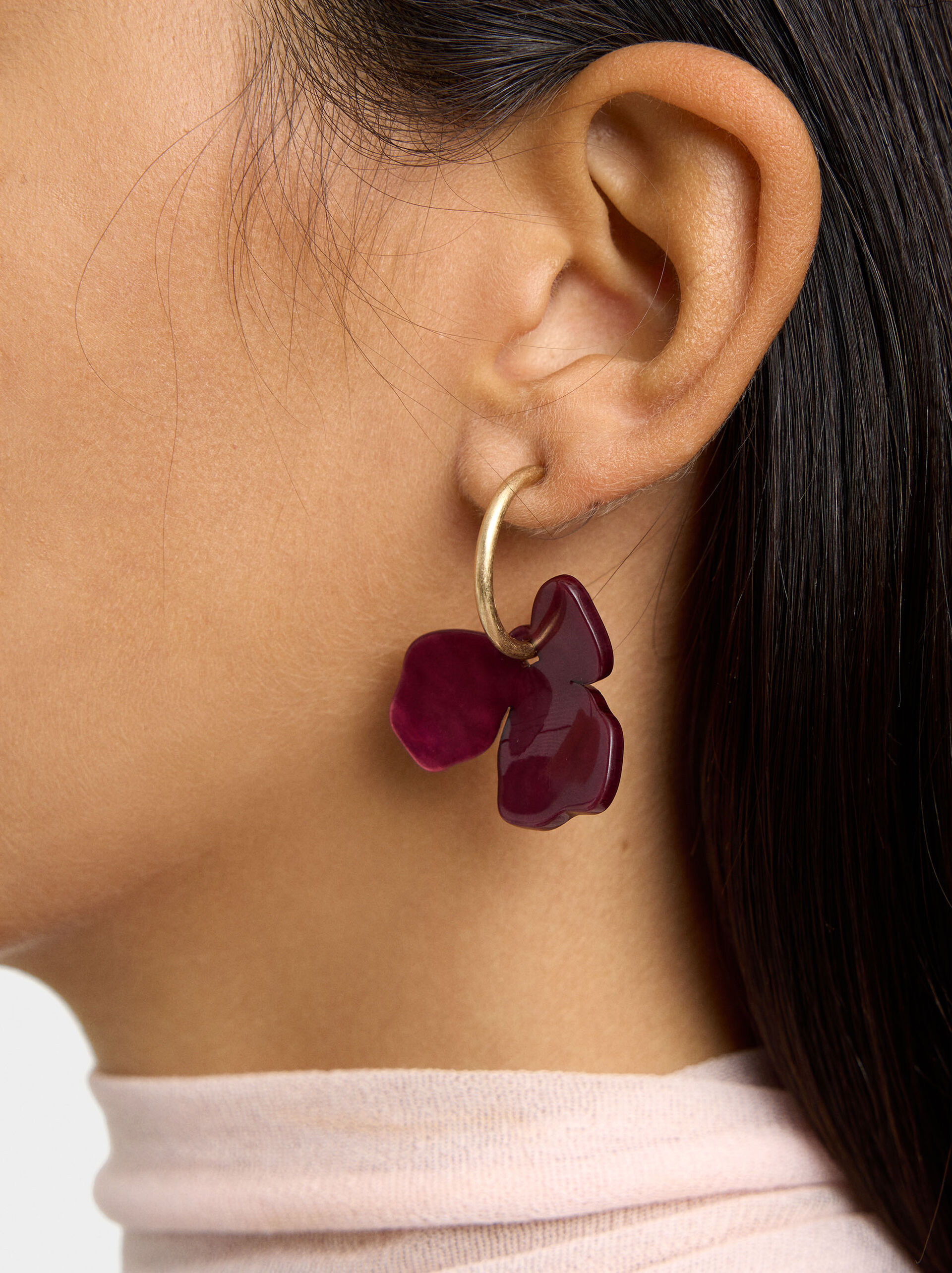 Hoop earrings with flower image number 1.0