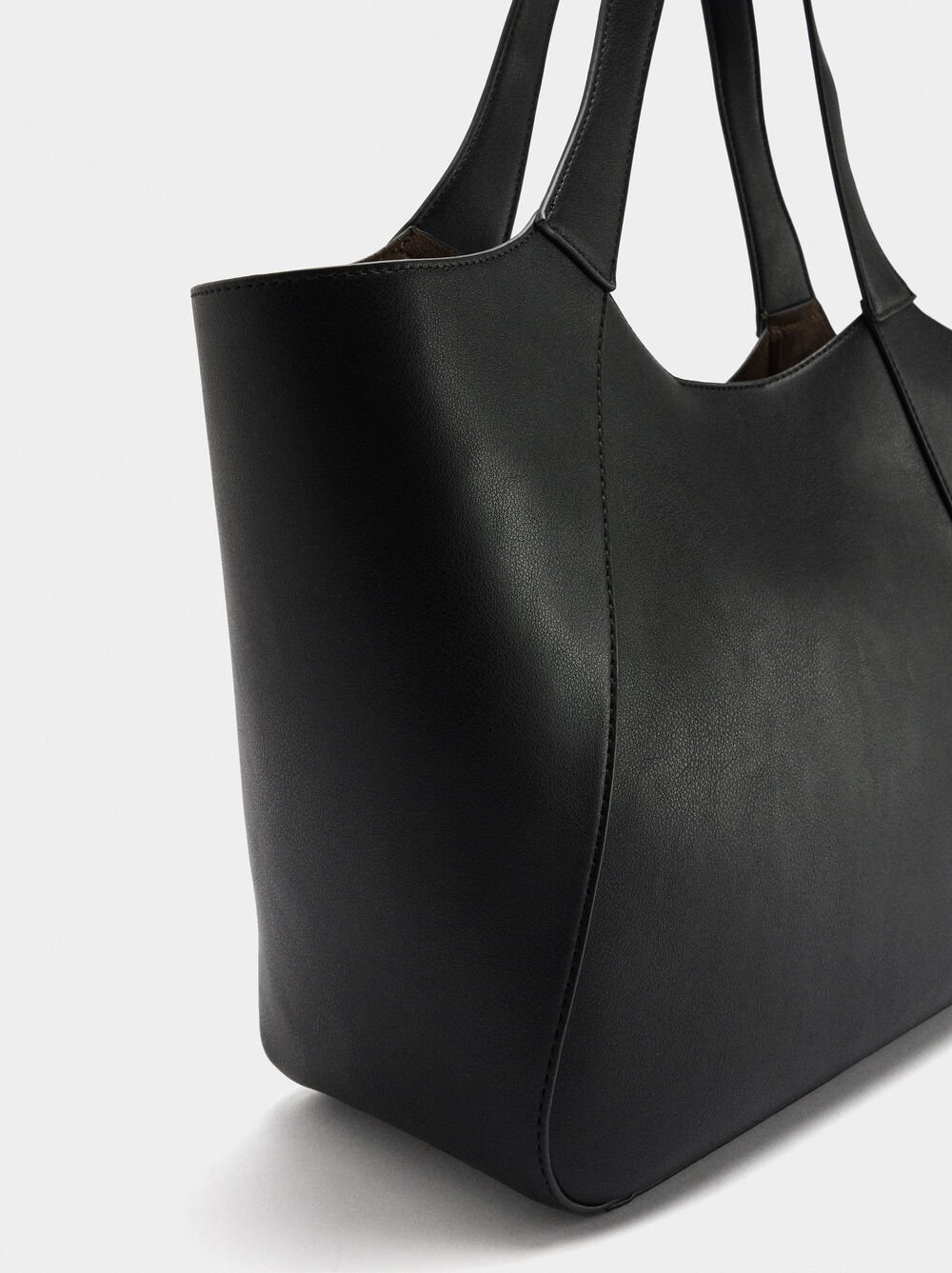 Shopper bag with removable pouch