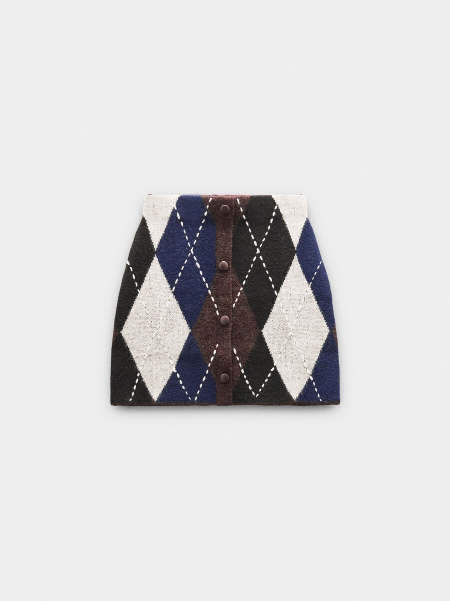 Knit skirt with diamonds and embroidery