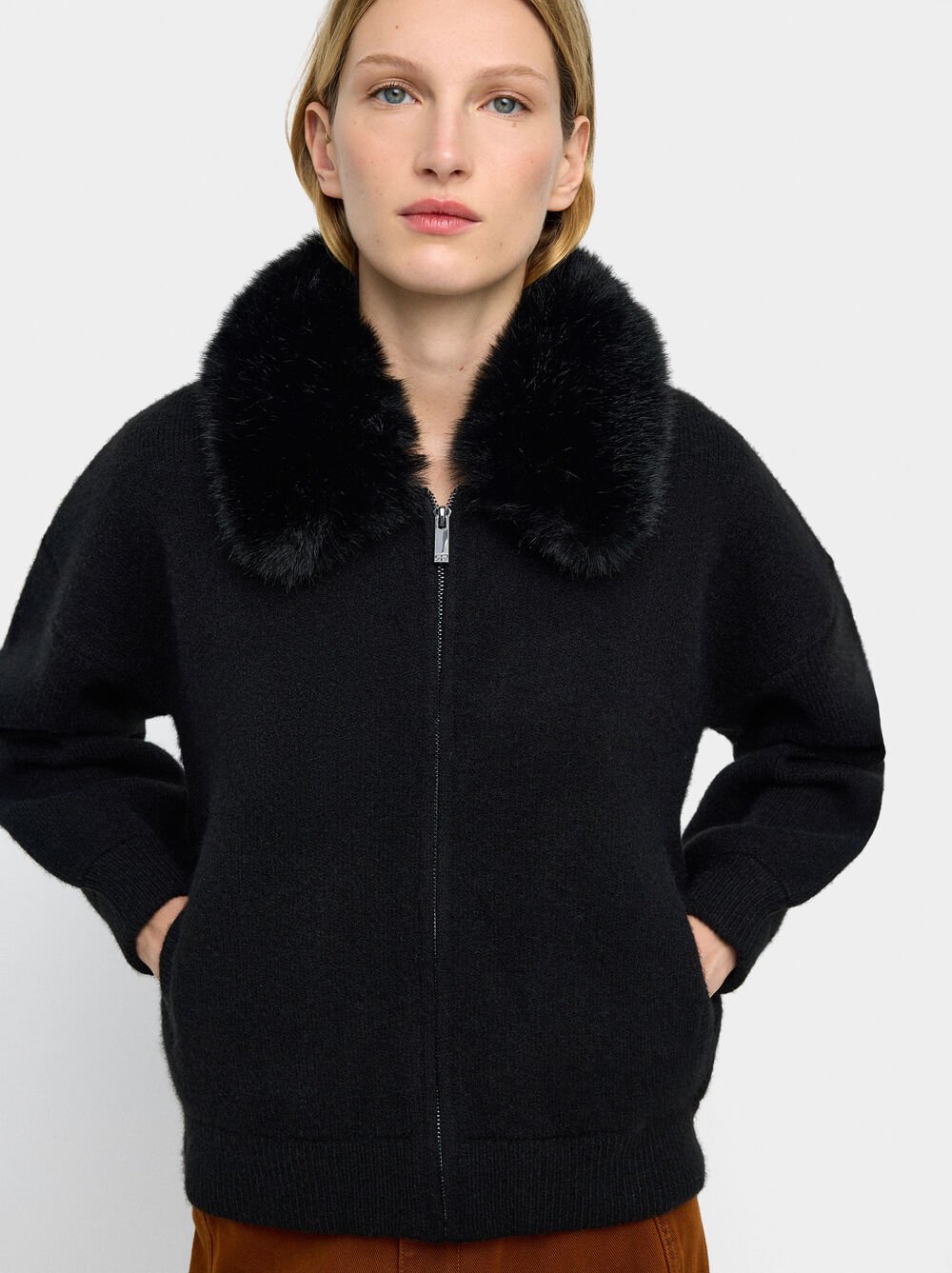 Strickjacke aus Strick mit Kragen in Felloptik