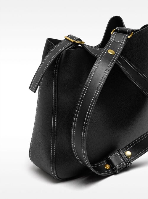 Shoulder bag with texture