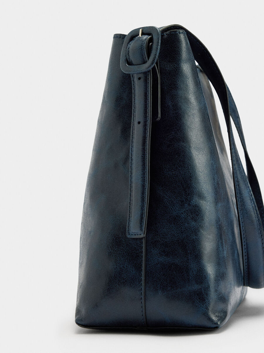 Cracked-effect shoulder bag