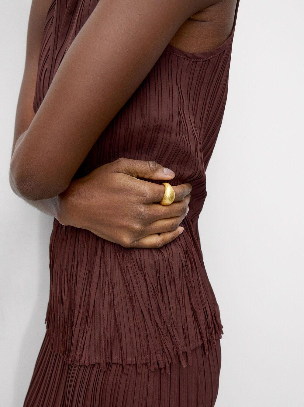 Rounded hammered effect ring - 925 sterling silver