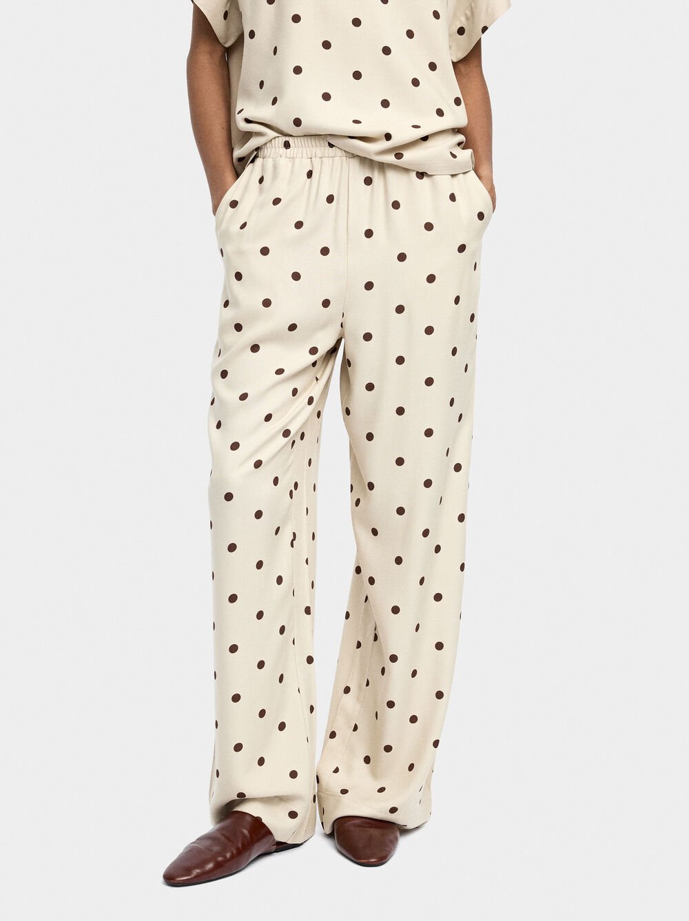 Trousers with polka dots with elastic waist