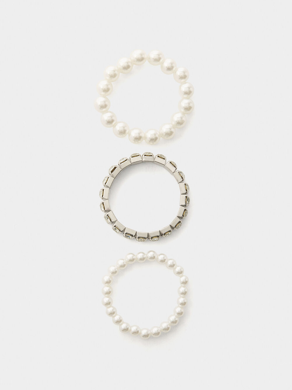 Set of elastic bracelets with crystals