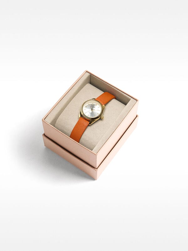 Textured bracelet watch