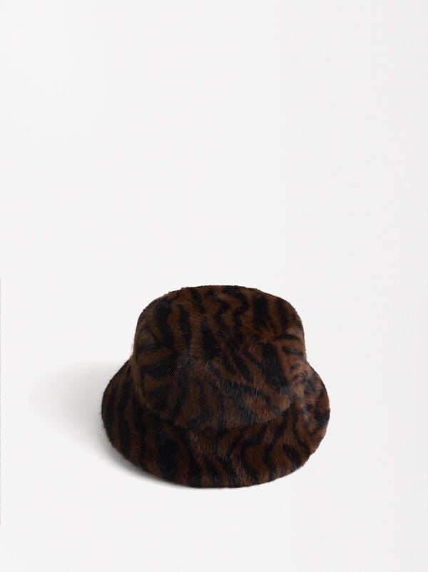 Faux fur bucket hat