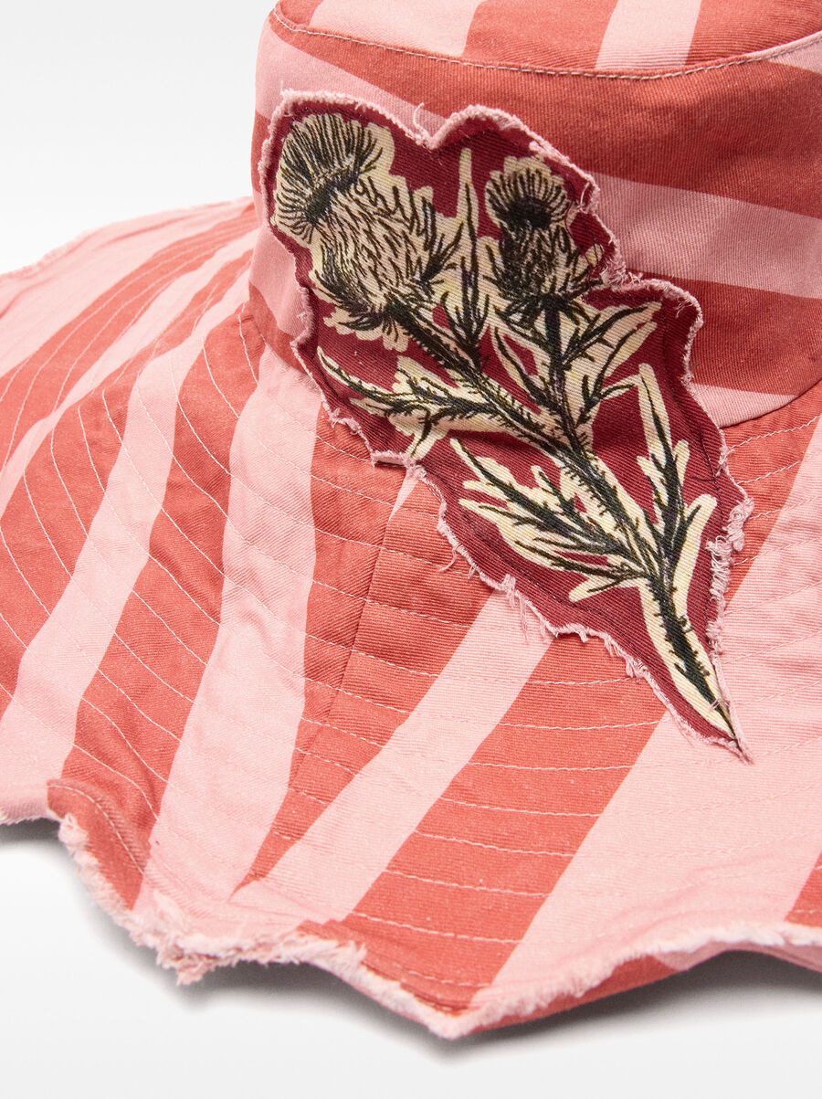 Cappello bucket a righe con fiore