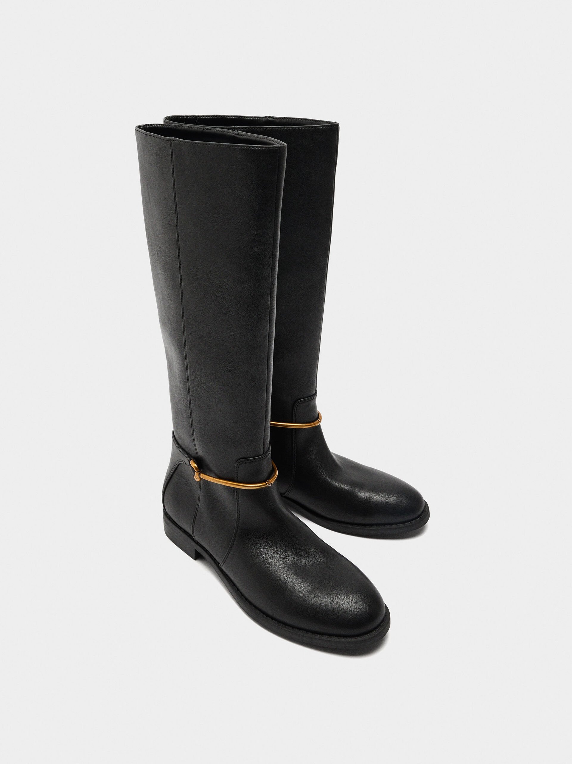 Botas altas con detalle metálico image number 3.0