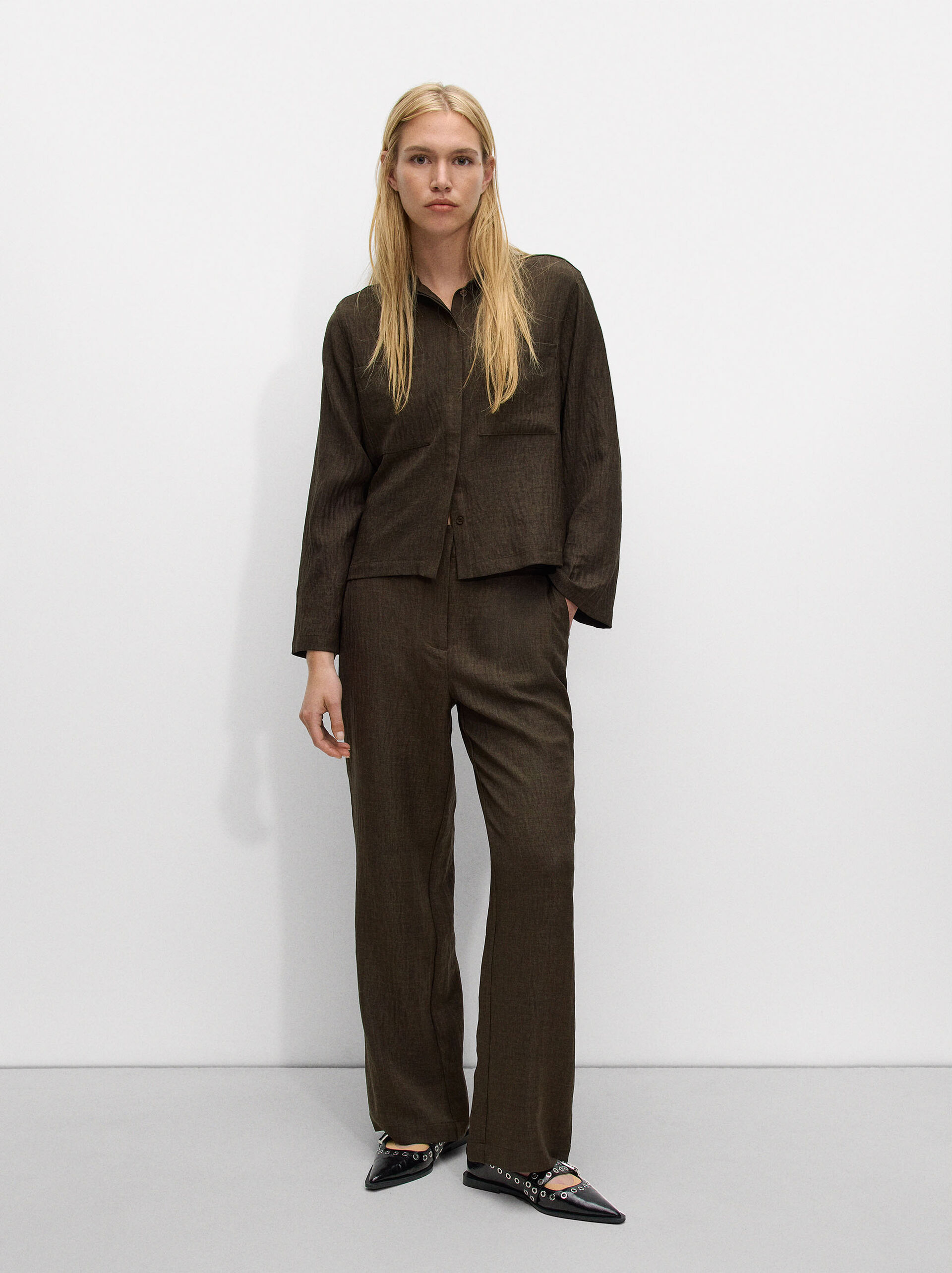 Flowy trousers with a crinkled effect image number 0.0