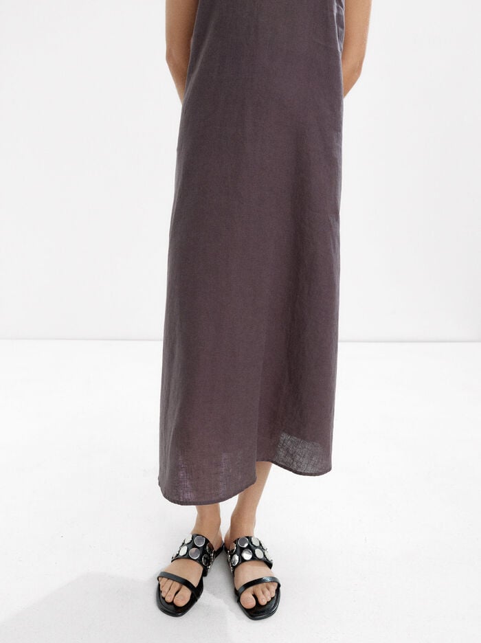 Flat sandals with metallic details