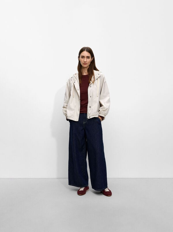 Light parka with hood