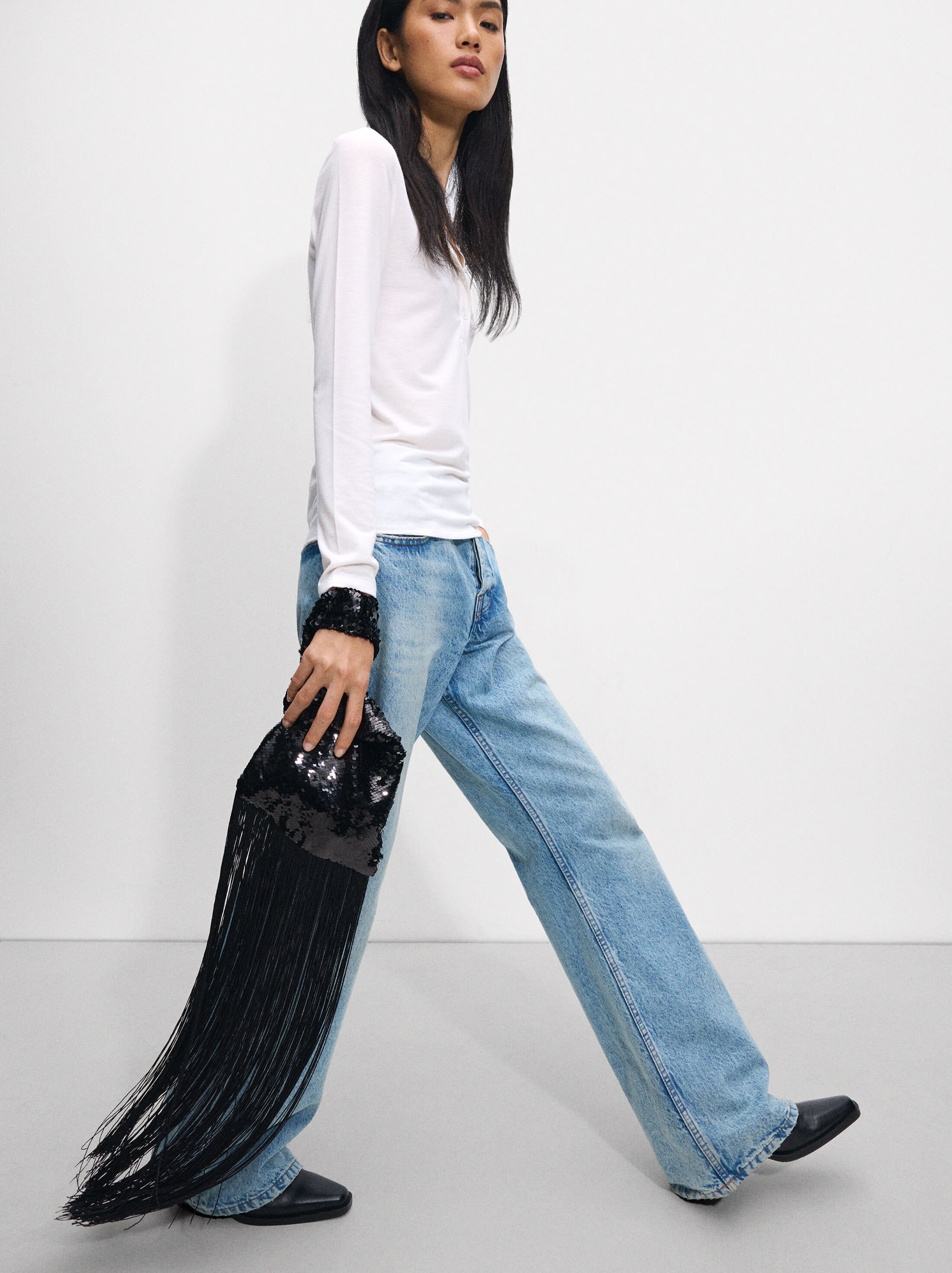 Party bag with sequins and fringes image number 1.0