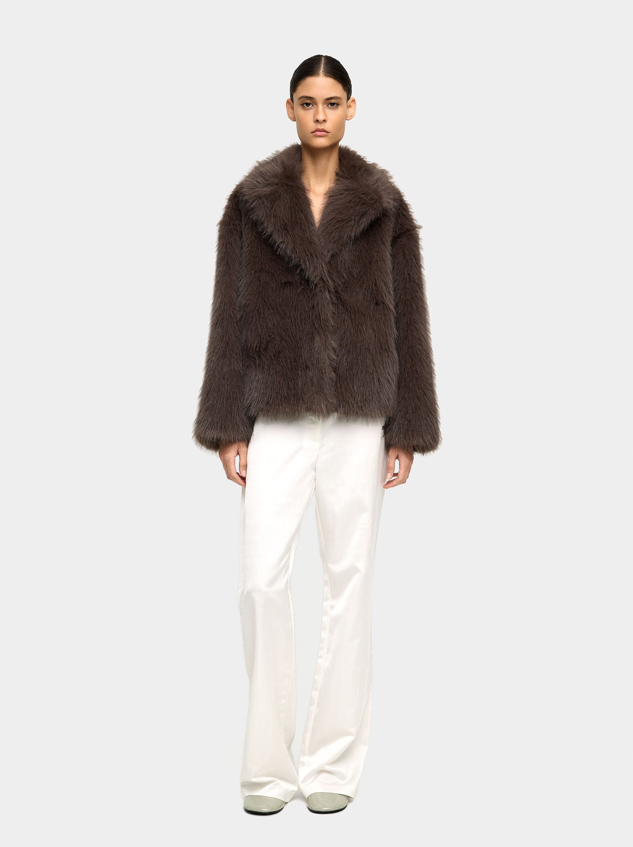 Voluminous coat with fur effect image number 1.0