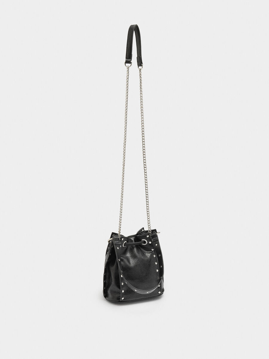 Shoulder bag with studs 