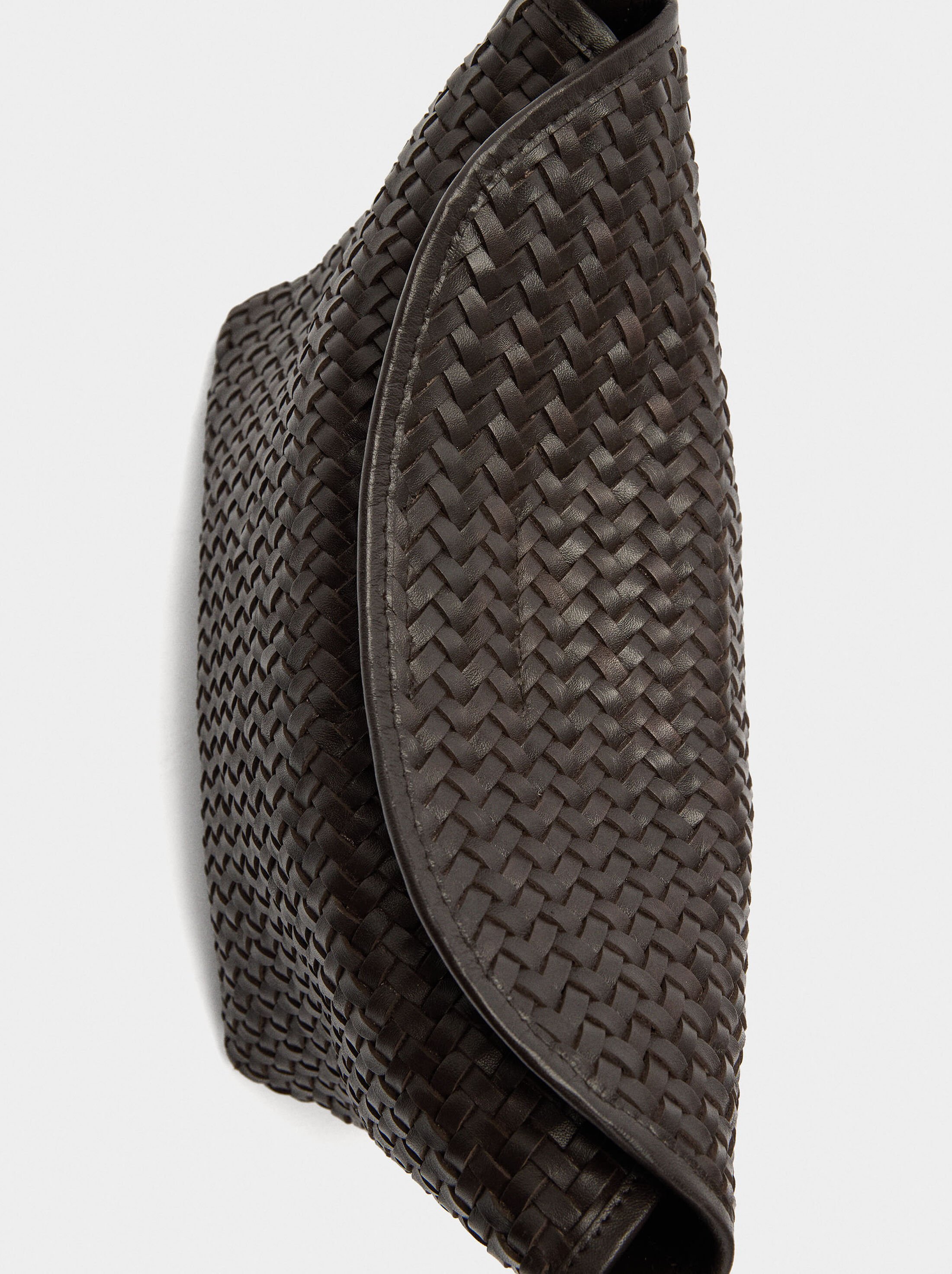 Shoulder bag with braided leather image number 2.0