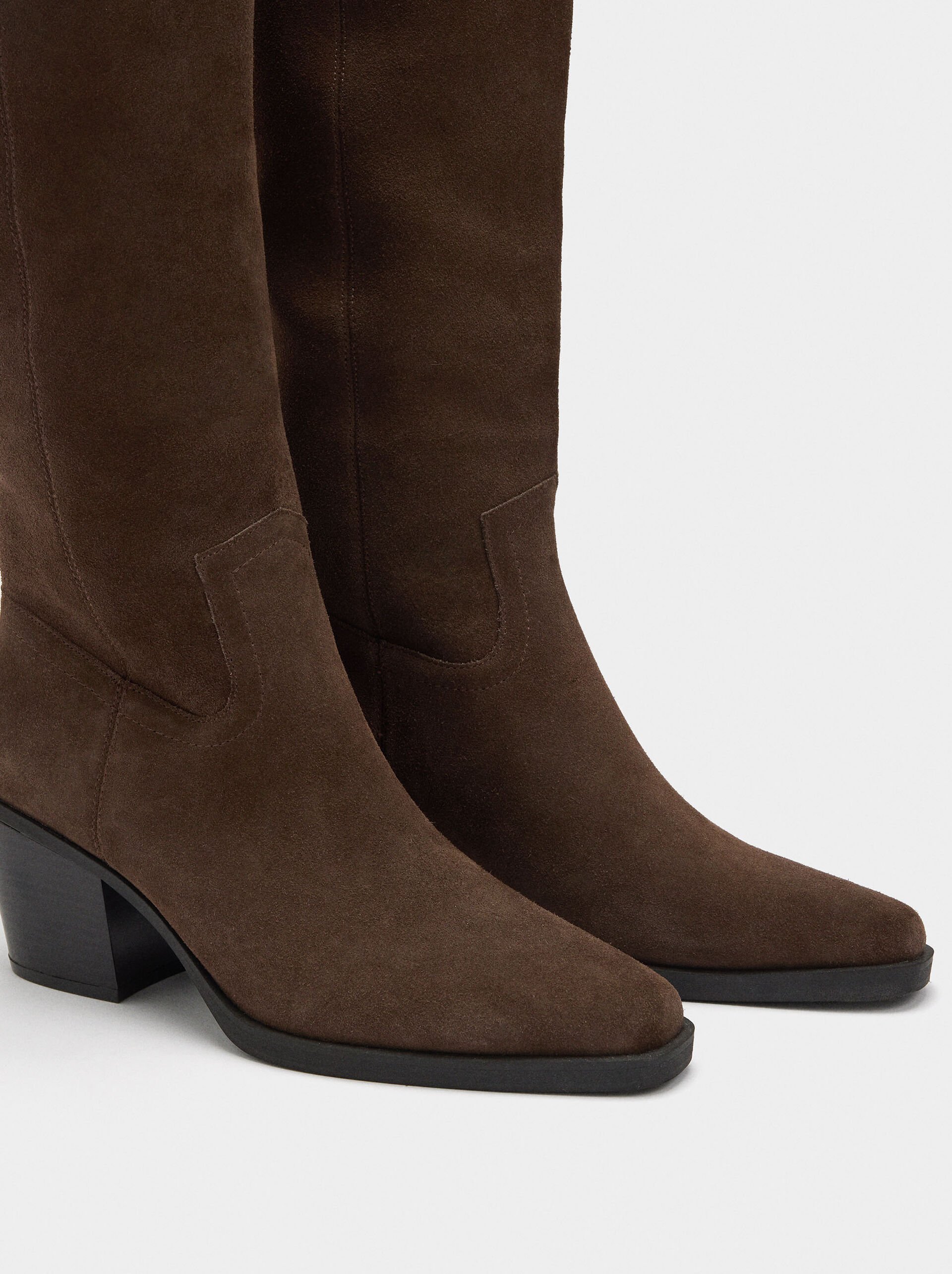 Leather boots with a high shaft image number 6.0