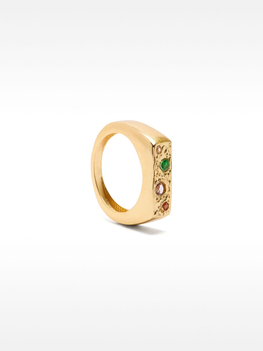 Ring with multicolor crystals