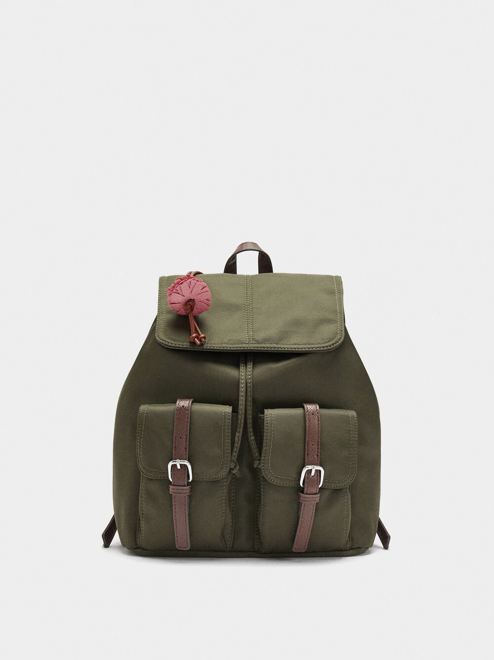 Mochila de nylon con colgante