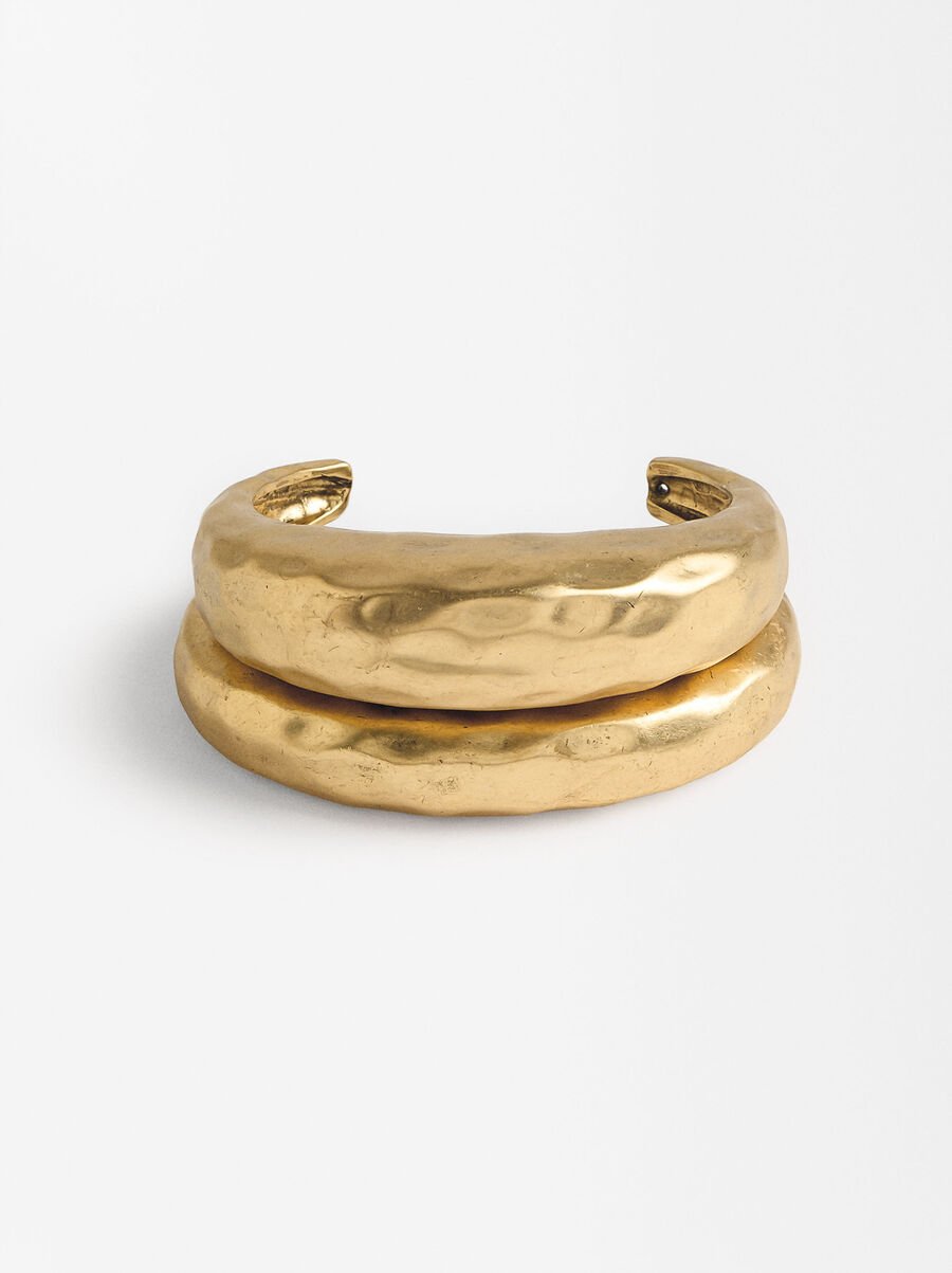 Set of open bracelets