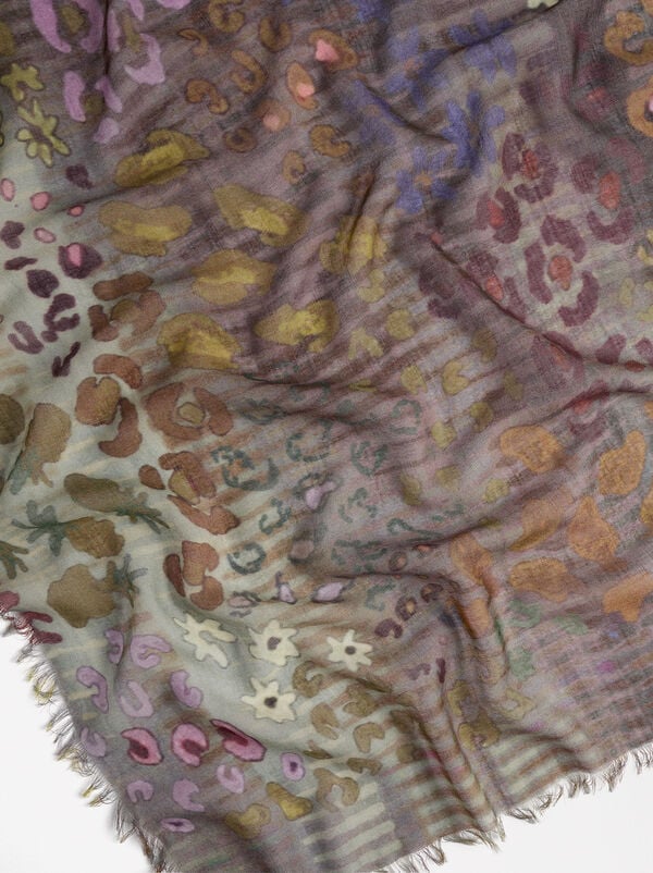 Wool scarf with print