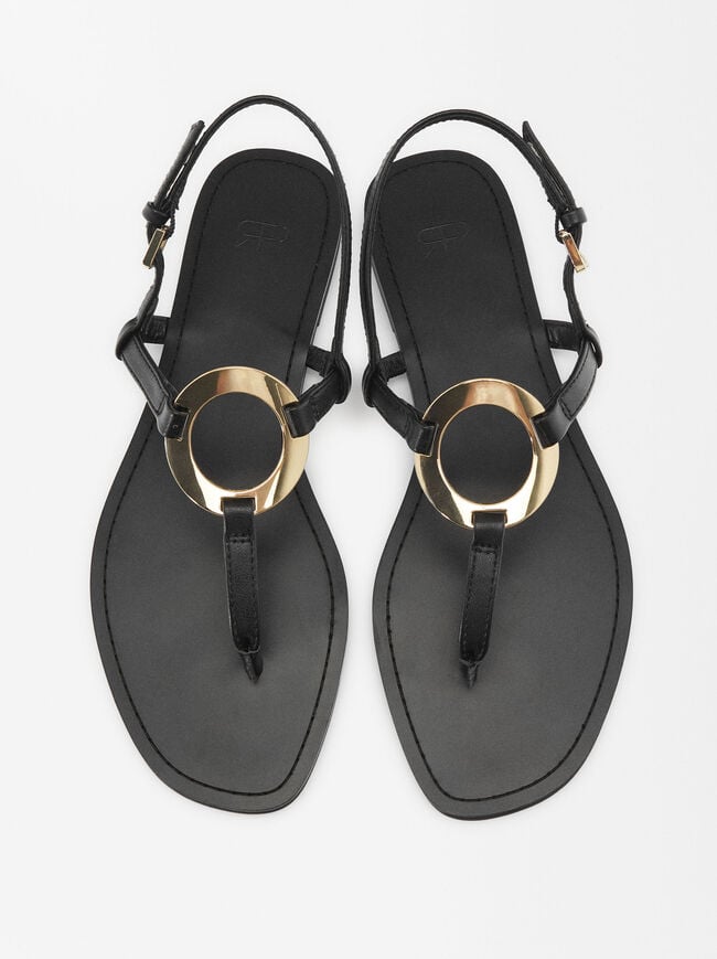 Flat Sandals With Metallic Detail image number 0.0