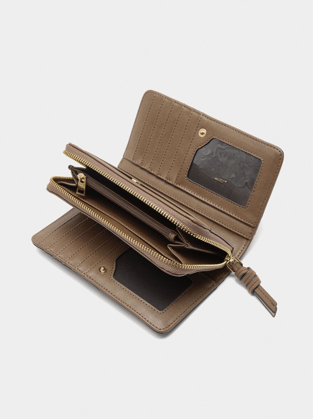 Plain wallet with buckle