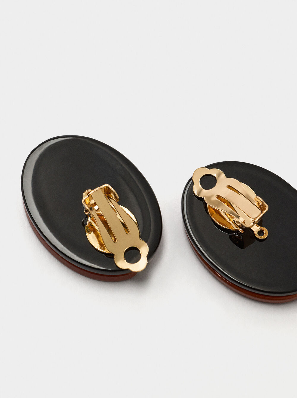 Ovale Ohrringe aus Harz